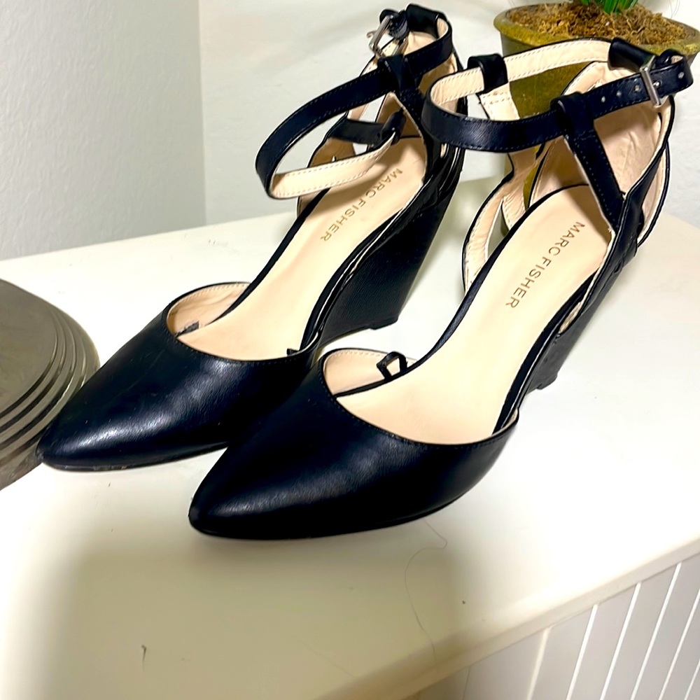 Marc Fisher black high heels ankle strap  close toe shoe size 5.5